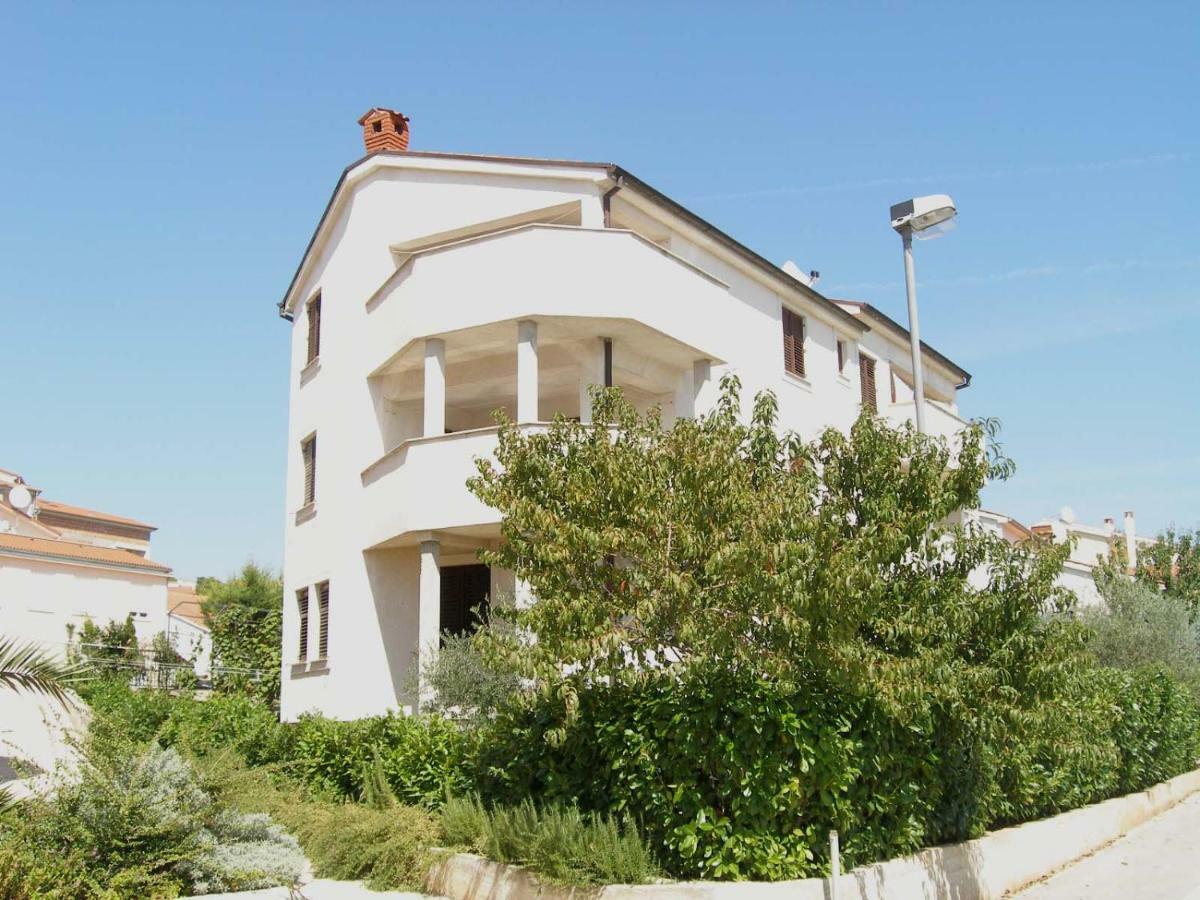 Apartments Mirjana Pula Extérieur photo