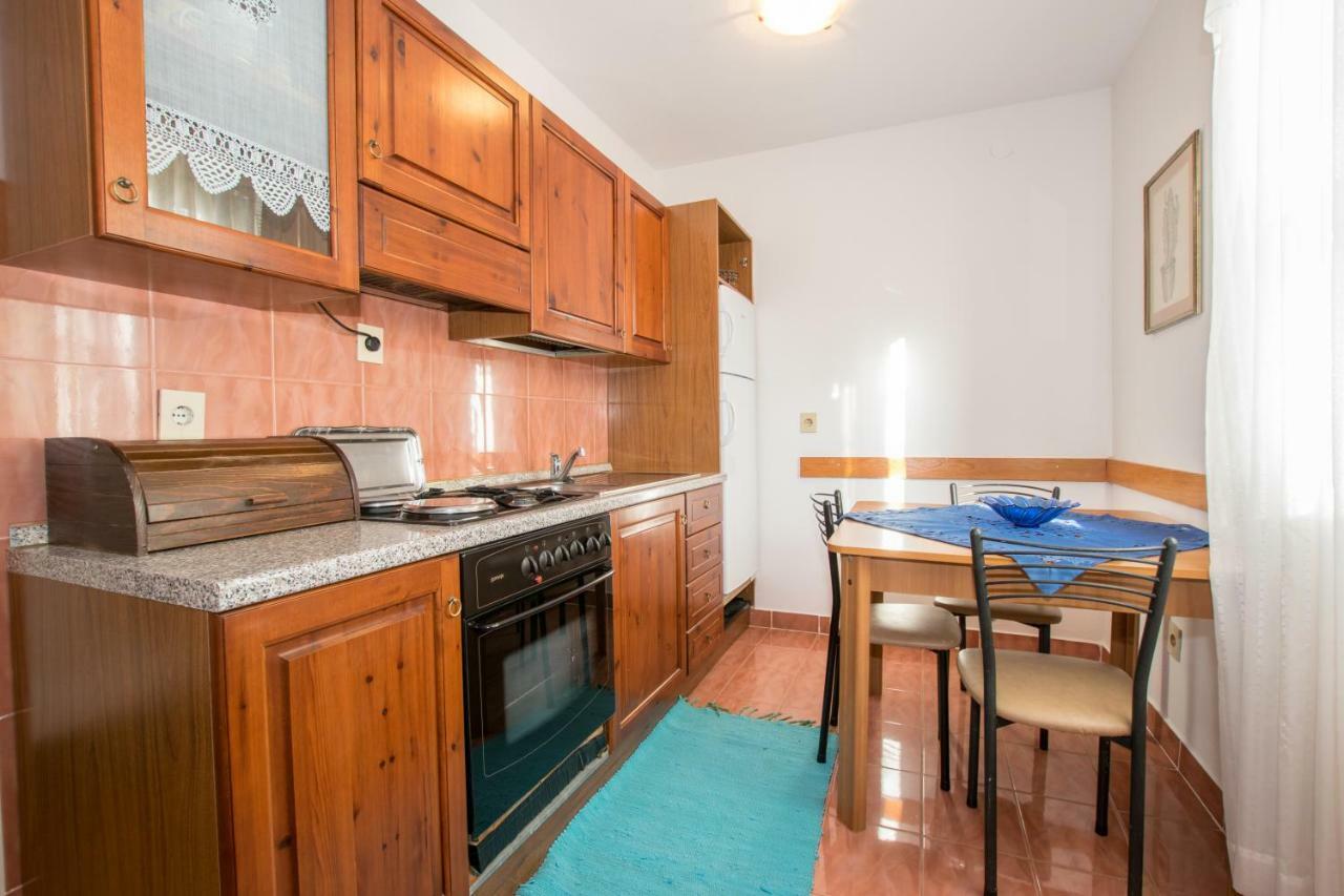Apartments Mirjana Pula Extérieur photo