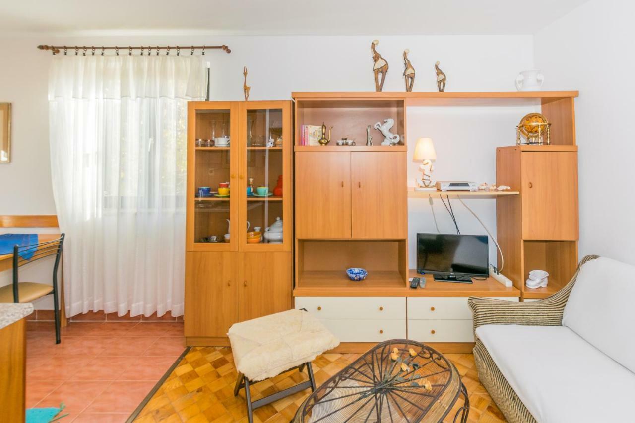 Apartments Mirjana Pula Extérieur photo
