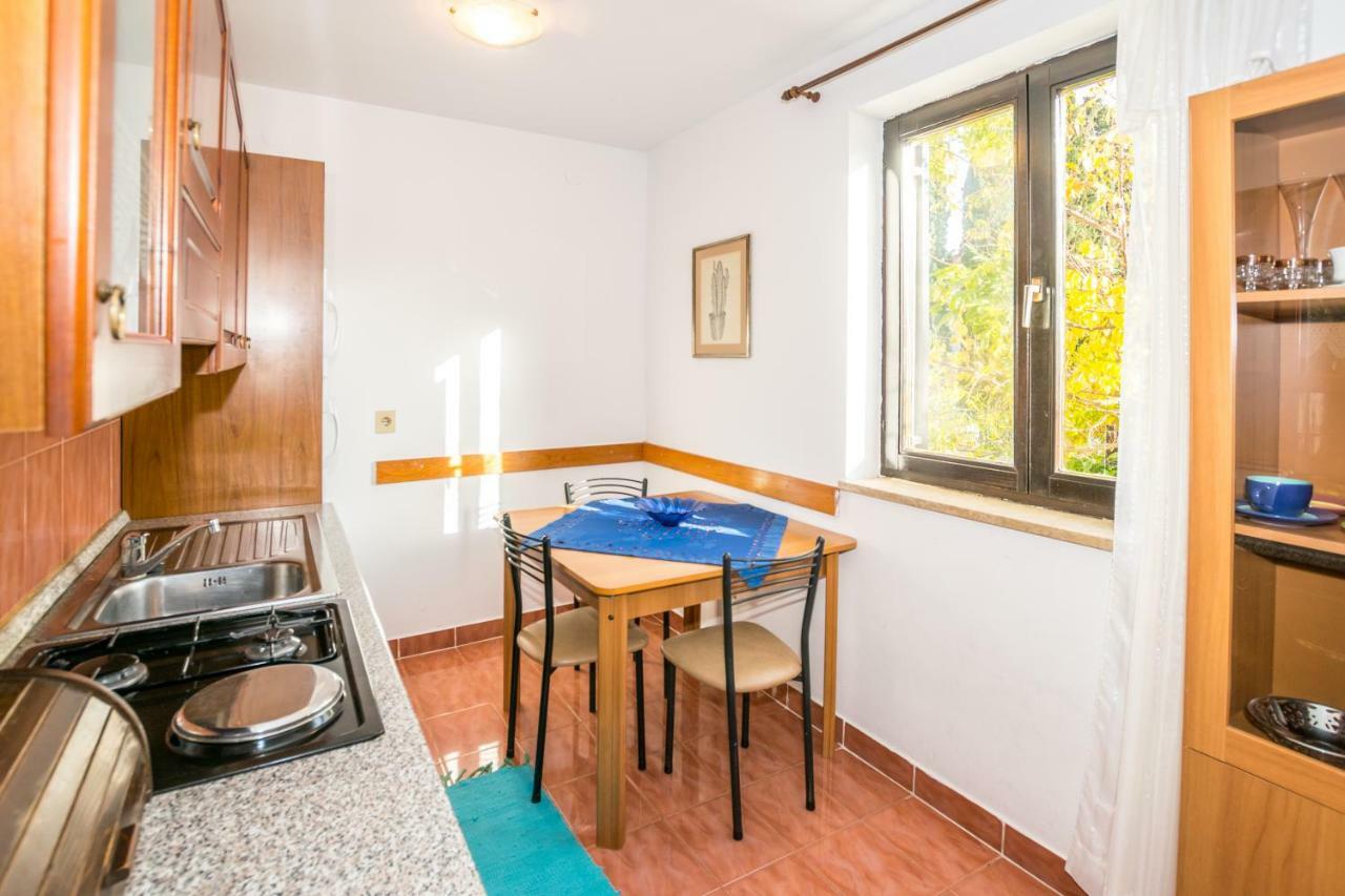 Apartments Mirjana Pula Extérieur photo