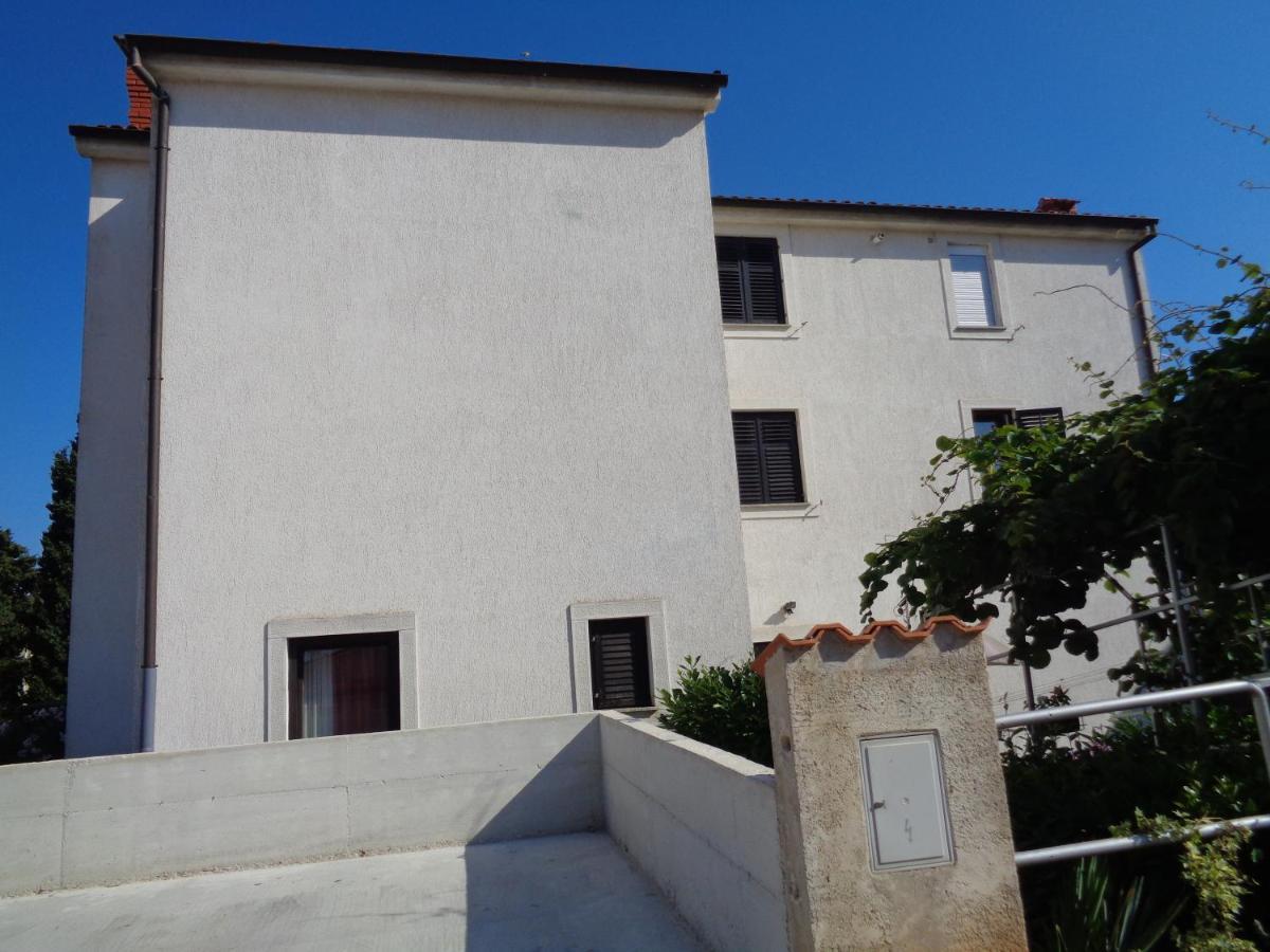 Apartments Mirjana Pula Extérieur photo